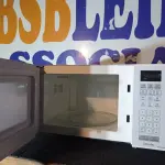 LOTE 060 - 01 - MICRO-ONDAS PANASONIC 21 LITROS 110VOLTS (NO ESTADO, NÃO SABEMOS SE FUNCIONA. LEILÃO NÃO TEM GARANTIA E NEM DEVOLUÇÃO, SUJEITO A POSSÍVEIS AVARIAS VISÍVEIS/OCULTAS E/OU AUSÊNCIA DE COMPONENTES)