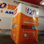 LOTE 121 - 01 LATA DE TINTA IQUINE 18L. (NO ESTADO, NÃO SABEMOS SE FUNCIONA. LEILÃO NÃO TEM GARANTIA E NEM DEVOLUÇÃO).