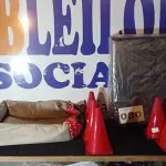 LOTE 080 - 25 – ITENS PARA PET.(APROXIMADAMENTE) (NO ESTADO, NÃO SABEMOS SE FUNCIONA. LEILÃO NÃO TEM GARANTIA E NEM DEVOLUÇÃO, SUJEITO A POSSÍVEIS AVARIAS VISÍVEIS/OCULTAS E/OU AUSÊNCIA DE COMPONENTES)