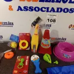 LOTE 108 - 01 KIT DE ACESSÓRIOS PARA PET CONTENDO: TAPETE GELADO, PIPI POSTINHO, OSSO PET, PET PLAY COXA, PET PLAY CHUPETA, PET PLAY PNEU, COMEDOURO 3912, MORDEDOR BOLA SOL, HALTER 04 FUROS, OSSINHO LISO, ROSQUINHA VINIL MORDEDOR, MORDEDOR FRANGO “M”, OSSINHO PATINHA E PEITORAL CACTUS “G”. (NO ESTADO) ATENÇÃO! FAZER A VISITAÇÃO ANTES DE ARREMATAR, NÃO SABEMOS SE FUNCIONA. LEILÃO NÃO TEM GARANTIA E NEM DEVOLUÇÃO, SUJEITO A POSSÍVEIS AVARIAS VISÍVEIS/OCULTAS E/OU AUSÊNCIA DE COMPONENTES.