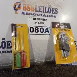 LOTE 080 - 01 KIT DE CHAVE ALLEN E 01 KIT CHAVE FENDA/PHILIPS 02 PEÇAS. (NO ESTADO) ATENÇÃO! FAZER A VISITAÇÃO ANTES DE ARREMATAR, NÃO SABEMOS SE FUNCIONA. LEILÃO NÃO TEM GARANTIA E NEM DEVOLUÇÃO, SUJEITO A POSSÍVEIS AVARIAS VISÍVEIS/OCULTAS E/OU AUSÊNCIA DE COMPONENTES.