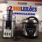 LOTE 031 - 01 PANELA ELÉTRICA DE FAZER ARROZ E 01 EXTRATOR DE SUCOS. (NO ESTADO) ATENÇÃO! FAZER A VISITAÇÃO ANTES DE ARREMATAR, NÃO SABEMOS SE FUNCIONA. LEILÃO NÃO TEM GARANTIA E NEM DEVOLUÇÃO, SUJEITO A POSSÍVEIS AVARIAS VISÍVEIS/OCULTAS E/OU AUSÊNCIA DE COMPONENTES.