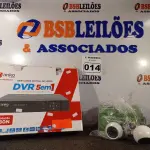 LOTE 014 - 01 DVR E 03 CÂMERAS DE SEGURANÇA. (NO ESTADO) ATENÇÃO! FAZER A VISITAÇÃO ANTES DE ARREMATAR, NÃO SABEMOS SE FUNCIONA. LEILÃO NÃO TEM GARANTIA E NEM DEVOLUÇÃO, SUJEITO A POSSÍVEIS AVARIAS VISÍVEIS/OCULTAS E/OU AUSÊNCIA DE COMPONENTES.