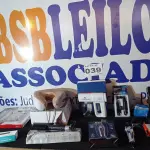 LOTE 039 - 12 – ITENS DIVERSOS (APROXIADAMENTE) (NO ESTADO, NÃO SABEMOS SE FUNCIONA. LEILÃO NÃO TEM GARANTIA E NEM DEVOLUÇÃO, SUJEITO A POSSÍVEIS AVARIAS VISÍVEIS/OCULTAS E/OU AUSÊNCIA DE COMPONENTES)