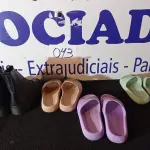 LOTE 043 - 04 – PARES DE CALÇADOS FEMININO Nº 37/38 (NO ESTADO, NÃO SABEMOS SE FUNCIONA. LEILÃO NÃO TEM GARANTIA E NEM DEVOLUÇÃO, SUJEITO A POSSÍVEIS AVARIAS VISÍVEIS/OCULTAS E/OU AUSÊNCIA DE COMPONENTES)