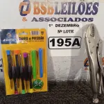 LOTE 195 - 01 ALICATE DE PRESSÃO E 01 KIT DE CHAVES DE PRECISÃO. (NO ESTADO) ATENÇÃO! FAZER A VISITAÇÃO ANTES DE ARREMATAR, NÃO SABEMOS SE FUNCIONA. LEILÃO NÃO TEM GARANTIA E NEM DEVOLUÇÃO, SUJEITO A POSSÍVEIS AVARIAS VISÍVEIS/OCULTAS E/OU AUSÊNCIA DE COMPONENTES.