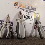 LOTE 185 - 01 ALICATE UNIVERSAL, 01 ALICATE DE CORTE 6” E 01 ALICATE DE BICO 6”. (NO ESTADO) ATENÇÃO! FAZER A VISITAÇÃO ANTES DE ARREMATAR, NÃO SABEMOS SE FUNCIONA. LEILÃO NÃO TEM GARANTIA E NEM DEVOLUÇÃO, SUJEITO A POSSÍVEIS AVARIAS VISÍVEIS/OCULTAS E/OU AUSÊNCIA DE COMPONENTES.