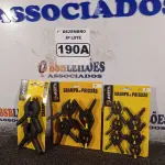 LOTE 190 - 03 KIT’S DE GRAMPOS DE PRESSÃO. (NO ESTADO) ATENÇÃO! FAZER A VISITAÇÃO ANTES DE ARREMATAR, NÃO SABEMOS SE FUNCIONA. LEILÃO NÃO TEM GARANTIA E NEM DEVOLUÇÃO, SUJEITO A POSSÍVEIS AVARIAS VISÍVEIS/OCULTAS E/OU AUSÊNCIA DE COMPONENTES.