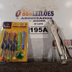 LOTE 195 - 01 ALICATE DE PRESSÃO E 01 KIT DE CHAVES DE PRECISÃO. (NO ESTADO) ATENÇÃO! FAZER A VISITAÇÃO ANTES DE ARREMATAR, NÃO SABEMOS SE FUNCIONA. LEILÃO NÃO TEM GARANTIA E NEM DEVOLUÇÃO, SUJEITO A POSSÍVEIS AVARIAS VISÍVEIS/OCULTAS E/OU AUSÊNCIA DE COMPONENTES.