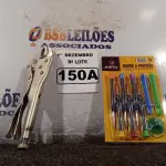LOTE 150 - 01 ALICATE DE PRESSÃO E 01 KIT DE CHAVES DE PRECISÃO. (NO ESTADO) ATENÇÃO! FAZER A VISITAÇÃO ANTES DE ARREMATAR, NÃO SABEMOS SE FUNCIONA. LEILÃO NÃO TEM GARANTIA E NEM DEVOLUÇÃO, SUJEITO A POSSÍVEIS AVARIAS VISÍVEIS/OCULTAS E/OU AUSÊNCIA DE COMPONENTES.