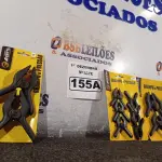 LOTE 155 - 03 KIT’S DE GRAMPOS DE PRESSÃO. (NO ESTADO) ATENÇÃO! FAZER A VISITAÇÃO ANTES DE ARREMATAR, NÃO SABEMOS SE FUNCIONA. LEILÃO NÃO TEM GARANTIA E NEM DEVOLUÇÃO, SUJEITO A POSSÍVEIS AVARIAS VISÍVEIS/OCULTAS E/OU AUSÊNCIA DE COMPONENTES.
