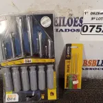 LOTE 075 - 02 KIT’S DE CHAVES FENDA/PHILIPS 06/02 PEÇAS. (NO ESTADO) ATENÇÃO! FAZER A VISITAÇÃO ANTES DE ARREMATAR, NÃO SABEMOS SE FUNCIONA. LEILÃO NÃO TEM GARANTIA E NEM DEVOLUÇÃO, SUJEITO A POSSÍVEIS AVARIAS VISÍVEIS/OCULTAS E/OU AUSÊNCIA DE COMPONENTES.