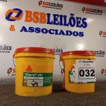 LOTE 032 - 02 BALDES DE SIKACRYL 203, SELANTE ACRÍLICO FLEXÍVEL 5KG. (NO ESTADO) ATENÇÃO! FAZER A VISITAÇÃO ANTES DE ARREMATAR, NÃO SABEMOS SE FUNCIONA. LEILÃO NÃO TEM GARANTIA E NEM DEVOLUÇÃO, SUJEITO A POSSÍVEIS AVARIAS VISÍVEIS/OCULTAS E/OU AUSÊNCIA DE COMPONENTES.