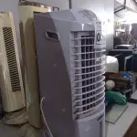 LOTE 057 - 02 VENTILADORES DE COLUNA E 01 CLIMATIZADOR MARCAS E MODELOS DIVERSOS. (NO ESTADO) ATENÇÃO! FAZER A VISITAÇÃO ANTES DE ARREMATAR, NÃO SABEMOS SE FUNCIONA. LEILÃO NÃO TEM GARANTIA E NEM DEVOLUÇÃO, SUJEITO A POSSÍVEIS AVARIAS VISÍVEIS/OCULTAS E/OU AUSÊNCIA DE COMPONENTES.