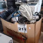 LOTE 211 - 01 LOTE COM VÁRIOS CABOS E PERIFÉRICOS DIVERSOS. (NO ESTADO) ATENÇÃO! FAZER A VISITAÇÃO ANTES DE ARREMATAR, NÃO SABEMOS SE FUNCIONA. LEILÃO NÃO TEM GARANTIA E NEM DEVOLUÇÃO, SUJEITO A POSSÍVEIS AVARIAS VISÍVEIS/OCULTAS E/OU AUSÊNCIA DE COMPONENTES.