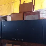 LOTE 386 - 01 SOFÁ DE 02 LUGARES E 03 MESINHAS EM MADEIRA. (NO ESTADO) ATENÇÃO! FAZER A VISITAÇÃO ANTES DE ARREMATAR, NÃO SABEMOS SE FUNCIONA. LEILÃO NÃO TEM GARANTIA E NEM DEVOLUÇÃO, SUJEITO A POSSÍVEIS AVARIAS VISÍVEIS/OCULTAS E/OU AUSÊNCIA DE COMPONENTES.