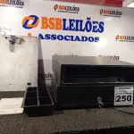 LOTE 250 - 02 GAVETAS PARA CAIXA. (NO ESTADO) ATENÇÃO! FAZER A VISITAÇÃO ANTES DE ARREMATAR, NÃO SABEMOS SE FUNCIONA. LEILÃO NÃO TEM GARANTIA E NEM DEVOLUÇÃO, SUJEITO A POSSÍVEIS AVARIAS VISÍVEIS/OCULTAS E/OU AUSÊNCIA DE COMPONENTES.