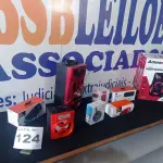 LOTE 124 - 08 - CAIXAS DE SOM DIVERSAS (NO ESTADO, NÃO SABEMOS SE FUNCIONA. LEILÃO NÃO TEM GARANTIA E NEM DEVOLUÇÃO, SUJEITO A POSSÍVEIS AVARIAS VISÍVEIS/OCULTAS E/OU AUSÊNCIA DE COMPONENTES)