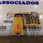 LOTE 085 - 02 KIT’S DE CHAVES FENDA/PHILIPS. (NO ESTADO) ATENÇÃO! FAZER A VISITAÇÃO ANTES DE ARREMATAR, NÃO SABEMOS SE FUNCIONA. LEILÃO NÃO TEM GARANTIA E NEM DEVOLUÇÃO, SUJEITO A POSSÍVEIS AVARIAS VISÍVEIS/OCULTAS E/OU AUSÊNCIA DE COMPONENTES.