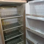 LOTE 258 - 01 FREEZER VERTICAL MARCA METALFRIO 220V. (NO ESTADO) ATENÇÃO! FAZER A VISITAÇÃO ANTES DE ARREMATAR, NÃO SABEMOS SE FUNCIONA. LEILÃO NÃO TEM GARANTIA E NEM DEVOLUÇÃO, SUJEITO A POSSÍVEIS AVARIAS VISÍVEIS/OCULTAS E/OU AUSÊNCIA DE COMPONENTES.