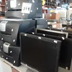 LOTE 311 - 05 IMPRESSORAS LEXMARK E342N E 05 MONITORES MARCAS E MODELOS DIVERSOS PARA RETIRADA DE PEÇAS. (NO ESTADO) ATENÇÃO! FAZER A VISITAÇÃO ANTES DE ARREMATAR, NÃO SABEMOS SE FUNCIONA. LEILÃO NÃO TEM GARANTIA E NEM DEVOLUÇÃO, SUJEITO A POSSÍVEIS AVARIAS VISÍVEIS/OCULTAS E/OU AUSÊNCIA DE COMPONENTES.