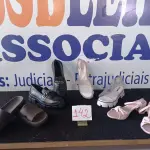 LOTE 142 - 04 – PARES DE CALÇADOS FEMININO Nº 38 (NO ESTADO, NÃO SABEMOS SE FUNCIONA. LEILÃO NÃO TEM GARANTIA E NEM DEVOLUÇÃO, SUJEITO A POSSÍVEIS AVARIAS VISÍVEIS/OCULTAS E/OU AUSÊNCIA DE COMPONENTES)
