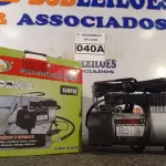 LOTE 040 - 01 COMPRESSOR DE AR PORTÁTIL 12V 150PSI. (NO ESTADO) ATENÇÃO! FAZER A VISITAÇÃO ANTES DE ARREMATAR, NÃO SABEMOS SE FUNCIONA. LEILÃO NÃO TEM GARANTIA E NEM DEVOLUÇÃO, SUJEITO A POSSÍVEIS AVARIAS VISÍVEIS/OCULTAS E/OU AUSÊNCIA DE COMPONENTES.