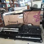 LOTE 312 - 02 SWITCHES E VÁRIOS TECLADOS PARA PC MARCAS E MODELOS DIVERSOS. (NO ESTADO) ATENÇÃO! FAZER A VISITAÇÃO ANTES DE ARREMATAR, NÃO SABEMOS SE FUNCIONA. LEILÃO NÃO TEM GARANTIA E NEM DEVOLUÇÃO, SUJEITO A POSSÍVEIS AVARIAS VISÍVEIS/OCULTAS E/OU AUSÊNCIA DE COMPONENTES.