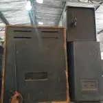 LOTE 336 - 03 CAIXAS DE SOM MARCAS E MODELOS DIVERSOS. (NO ESTADO) ATENÇÃO! FAZER A VISITAÇÃO ANTES DE ARREMATAR, NÃO SABEMOS SE FUNCIONA. LEILÃO NÃO TEM GARANTIA E NEM DEVOLUÇÃO, SUJEITO A POSSÍVEIS AVARIAS VISÍVEIS/OCULTAS E/OU AUSÊNCIA DE COMPONENTES.