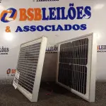 LOTE 387 - 02 PAINÉIS SOLARES 18V 10W.  (NO ESTADO) ATENÇÃO! FAZER A VISITAÇÃO ANTES DE ARREMATAR, NÃO SABEMOS SE FUNCIONA. LEILÃO NÃO TEM GARANTIA E NEM DEVOLUÇÃO, SUJEITO A POSSÍVEIS AVARIAS VISÍVEIS/OCULTAS E/OU AUSÊNCIA DE COMPONENTES.