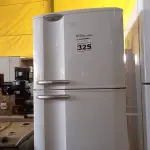 LOTE 325 - 01 GELADEIRA MARCA ELECTROLUX 220V. (NO ESTADO) ATENÇÃO! FAZER A VISITAÇÃO ANTES DE ARREMATAR, NÃO SABEMOS SE FUNCIONA. LEILÃO NÃO TEM GARANTIA E NEM DEVOLUÇÃO, SUJEITO A POSSÍVEIS AVARIAS VISÍVEIS/OCULTAS E/OU AUSÊNCIA DE COMPONENTES.