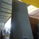 LOTE 391 - 01 ARMÁRIO ALTO EM MADEIRA DESMONTADO. (NO ESTADO) ATENÇÃO! FAZER A VISITAÇÃO ANTES DE ARREMATAR, NÃO SABEMOS SE FUNCIONA. LEILÃO NÃO TEM GARANTIA E NEM DEVOLUÇÃO, SUJEITO A POSSÍVEIS AVARIAS VISÍVEIS/OCULTAS E/OU AUSÊNCIA DE COMPONENTES.