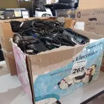 LOTE 265 - 01 LOTE COM GRANDE QUANTIDADE DE FONTES E CABOS DE FORÇA DIVERSOS. (NO ESTADO) ATENÇÃO! FAZER A VISITAÇÃO ANTES DE ARREMATAR, NÃO SABEMOS SE FUNCIONA. LEILÃO NÃO TEM GARANTIA E NEM DEVOLUÇÃO, SUJEITO A POSSÍVEIS AVARIAS VISÍVEIS/OCULTAS E/OU AUSÊNCIA DE COMPONENTES.