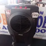 LOTE 128 - 01 – CLIMATIZADOR AMVOX 60 LITROS (NO ESTADO, NÃO SABEMOS SE FUNCIONA. LEILÃO NÃO TEM GARANTIA E NEM DEVOLUÇÃO, SUJEITO A POSSÍVEIS AVARIAS VISÍVEIS/OCULTAS E/OU AUSÊNCIA DE COMPONENTES)