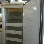 LOTE 284 - 01 FREEZER VERTICAL MARCA BRASTEMP 220V. (NO ESTADO) ATENÇÃO! FAZER A VISITAÇÃO ANTES DE ARREMATAR, NÃO SABEMOS SE FUNCIONA. LEILÃO NÃO TEM GARANTIA E NEM DEVOLUÇÃO, SUJEITO A POSSÍVEIS AVARIAS VISÍVEIS/OCULTAS E/OU AUSÊNCIA DE COMPONENTES.