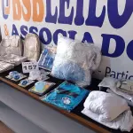 LOTE 157 - 25 – ENXOVAIS DE BEBÊ DIVERSOS (APROXIMADAMENTE) (NO ESTADO, NÃO SABEMOS SE FUNCIONA. LEILÃO NÃO TEM GARANTIA E NEM DEVOLUÇÃO, SUJEITO A POSSÍVEIS AVARIAS VISÍVEIS/OCULTAS E/OU AUSÊNCIA DE COMPONENTES)