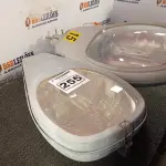 LOTE 255 - 02 LUMINÁRIAS DE PÁTIO. (NO ESTADO) ATENÇÃO! FAZER A VISITAÇÃO ANTES DE ARREMATAR, NÃO SABEMOS SE FUNCIONA. LEILÃO NÃO TEM GARANTIA E NEM DEVOLUÇÃO, SUJEITO A POSSÍVEIS AVARIAS VISÍVEIS/OCULTAS E/OU AUSÊNCIA DE COMPONENTES.
