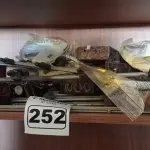 LOTE 252 - 01 LOTE COM VÁRIAS HASTES PARA CERCA ELÉTRICA, ISOLADORES, CAIXAS 4X4 E PLAFONS. (NO ESTADO) ATENÇÃO! FAZER A VISITAÇÃO ANTES DE ARREMATAR, NÃO SABEMOS SE FUNCIONA. LEILÃO NÃO TEM GARANTIA E NEM DEVOLUÇÃO, SUJEITO A POSSÍVEIS AVARIAS VISÍVEIS/OCULTAS E/OU AUSÊNCIA DE COMPONENTES.