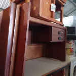 LOTE 353 - 05 MESAS EM MADEIRA MODELOS DIVERSOS. (NO ESTADO) ATENÇÃO! FAZER A VISITAÇÃO ANTES DE ARREMATAR, NÃO SABEMOS SE FUNCIONA. LEILÃO NÃO TEM GARANTIA E NEM DEVOLUÇÃO, SUJEITO A POSSÍVEIS AVARIAS VISÍVEIS/OCULTAS E/OU AUSÊNCIA DE COMPONENTES.