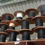 LOTE 132 - 01 LOTE COM VÁRIOS PEDAÇOS DE FIBRA ÓTICA. (NO ESTADO) ATENÇÃO! FAZER A VISITAÇÃO ANTES DE ARREMATAR, NÃO SABEMOS SE FUNCIONA. LEILÃO NÃO TEM GARANTIA E NEM DEVOLUÇÃO, SUJEITO A POSSÍVEIS AVARIAS VISÍVEIS/OCULTAS E/OU AUSÊNCIA DE COMPONENTES.