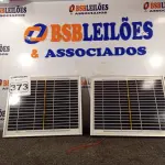 LOTE 373 - 02 PAINÉIS SOLARES 18V 10W.  (NO ESTADO) ATENÇÃO! FAZER A VISITAÇÃO ANTES DE ARREMATAR, NÃO SABEMOS SE FUNCIONA. LEILÃO NÃO TEM GARANTIA E NEM DEVOLUÇÃO, SUJEITO A POSSÍVEIS AVARIAS VISÍVEIS/OCULTAS E/OU AUSÊNCIA DE COMPONENTES.