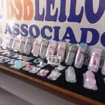 LOTE 123 - 90 - MAMADEIRAS, CHUPETAS E BICOS DIVERSOS (NO ESTADO, NÃO SABEMOS SE FUNCIONA. LEILÃO NÃO TEM GARANTIA E NEM DEVOLUÇÃO, SUJEITO A POSSÍVEIS AVARIAS VISÍVEIS/OCULTAS E/OU AUSÊNCIA DE COMPONENTES)
