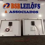 LOTE 373 - 02 PAINÉIS SOLARES 18V 10W.  (NO ESTADO) ATENÇÃO! FAZER A VISITAÇÃO ANTES DE ARREMATAR, NÃO SABEMOS SE FUNCIONA. LEILÃO NÃO TEM GARANTIA E NEM DEVOLUÇÃO, SUJEITO A POSSÍVEIS AVARIAS VISÍVEIS/OCULTAS E/OU AUSÊNCIA DE COMPONENTES.