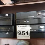 LOTE 251 - 04 CPU’S MARCAS POSITIVO. (NO ESTADO) ATENÇÃO! FAZER A VISITAÇÃO ANTES DE ARREMATAR, NÃO SABEMOS SE FUNCIONA. LEILÃO NÃO TEM GARANTIA E NEM DEVOLUÇÃO, SUJEITO A POSSÍVEIS AVARIAS VISÍVEIS/OCULTAS E/OU AUSÊNCIA DE COMPONENTES.