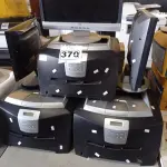 LOTE 370 - 05 IMPRESSORAS LEXMARK E342N, 04 TECLADOS PARA PC E 03 MONITORES MARCAS E MODELOS DIVERSOS. (NO ESTADO) ATENÇÃO! FAZER A VISITAÇÃO ANTES DE ARREMATAR, NÃO SABEMOS SE FUNCIONA. LEILÃO NÃO TEM GARANTIA E NEM DEVOLUÇÃO, SUJEITO A POSSÍVEIS AVARIAS VISÍVEIS/OCULTAS E/OU AUSÊNCIA DE COMPONENTES.