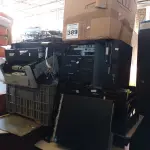 LOTE 389 - 01 LOTE COM VÁRIAS SUCATAS DE INFORMÁTICA. (NO ESTADO) ATENÇÃO! FAZER A VISITAÇÃO ANTES DE ARREMATAR, NÃO SABEMOS SE FUNCIONA. LEILÃO NÃO TEM GARANTIA E NEM DEVOLUÇÃO, SUJEITO A POSSÍVEIS AVARIAS VISÍVEIS/OCULTAS E/OU AUSÊNCIA DE COMPONENTES.