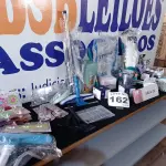 LOTE 162 - 40 - UTENSÍLIOS DOMÉSTICOS (APROXIMADAMENTE)(NO ESTADO, NÃO SABEMOS SE FUNCIONA. LEILÃO NÃO TEM GARANTIA E NEM DEVOLUÇÃO, SUJEITO A POSSÍVEIS AVARIAS VISÍVEIS/OCULTAS E/OU AUSÊNCIA DE COMPONENTES)