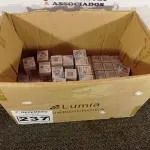 LOTE 237 - 01 LOTE COM APROXIMADAMENTE 80 LÂMPADAS DICROICA 1W 220V. (NO ESTADO) ATENÇÃO! FAZER A VISITAÇÃO ANTES DE ARREMATAR, NÃO SABEMOS SE FUNCIONA. LEILÃO NÃO TEM GARANTIA E NEM DEVOLUÇÃO, SUJEITO A POSSÍVEIS AVARIAS VISÍVEIS/OCULTAS E/OU AUSÊNCIA DE COMPONENTES.