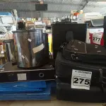LOTE 275 - 03 CABEÇAS E 01 CESTO DE FRAGMENTADORAS, 03 LIXEIRAS, 02 PASTAS PARA NOTEBOOK E VÁRIAS PASTAS PARA DOCUMENTOS. (NO ESTADO) ATENÇÃO! FAZER A VISITAÇÃO ANTES DE ARREMATAR, NÃO SABEMOS SE FUNCIONA. LEILÃO NÃO TEM GARANTIA E NEM DEVOLUÇÃO, SUJEITO A POSSÍVEIS AVARIAS VISÍVEIS/OCULTAS E/OU AUSÊNCIA DE COMPONENTES.