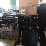 LOTE 389 - 01 LOTE COM VÁRIAS SUCATAS DE INFORMÁTICA. (NO ESTADO) ATENÇÃO! FAZER A VISITAÇÃO ANTES DE ARREMATAR, NÃO SABEMOS SE FUNCIONA. LEILÃO NÃO TEM GARANTIA E NEM DEVOLUÇÃO, SUJEITO A POSSÍVEIS AVARIAS VISÍVEIS/OCULTAS E/OU AUSÊNCIA DE COMPONENTES.